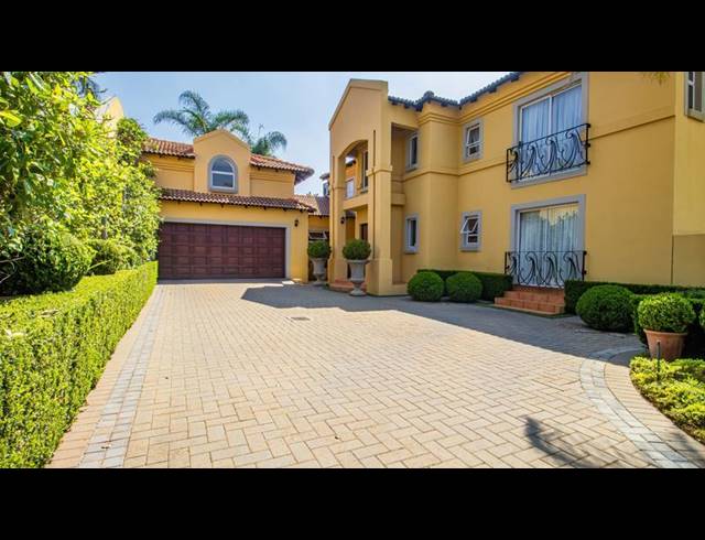 5 BEDROOM HOUSE FOR SALE IN CENTURION GOLF ESTATE